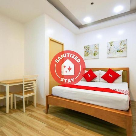 Oyo 783 Freemont Place Paranaque City Exterior photo