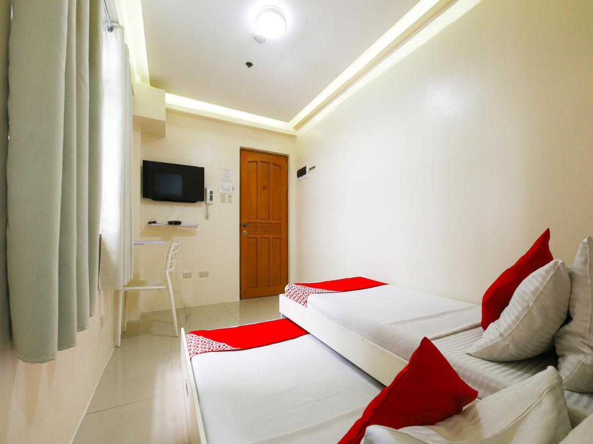 Oyo 783 Freemont Place Paranaque City Exterior photo