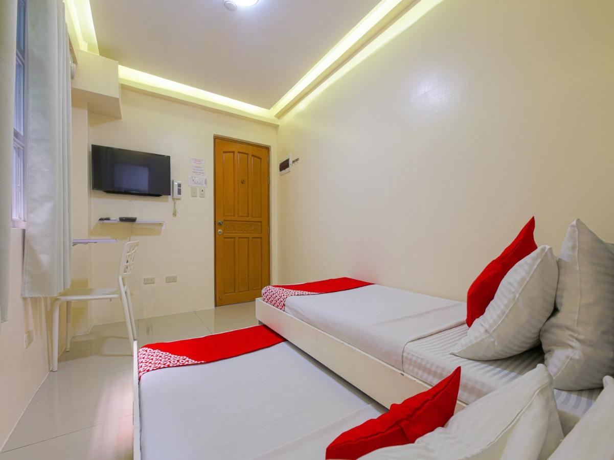 Oyo 783 Freemont Place Paranaque City Exterior photo